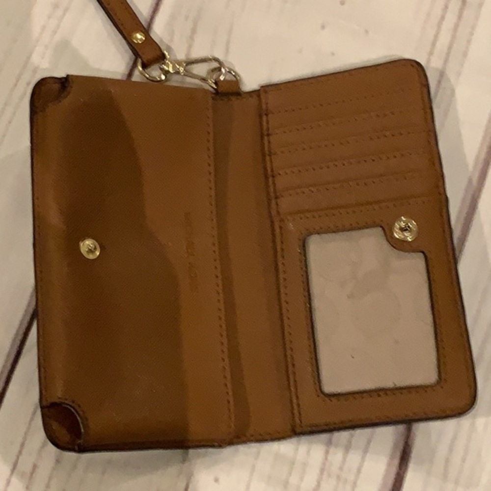 Michael Kors Cell Phone Wallet Holder - Picture 2 of 11